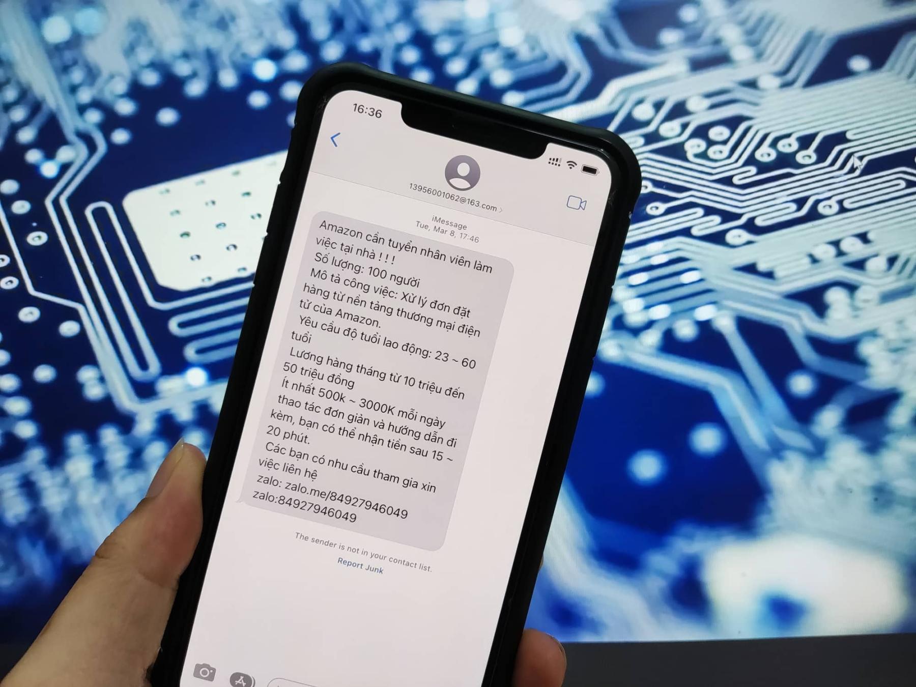 Người dùng chia sẻ đánh giá về app sao chép giao dịch trên mạng xã hội